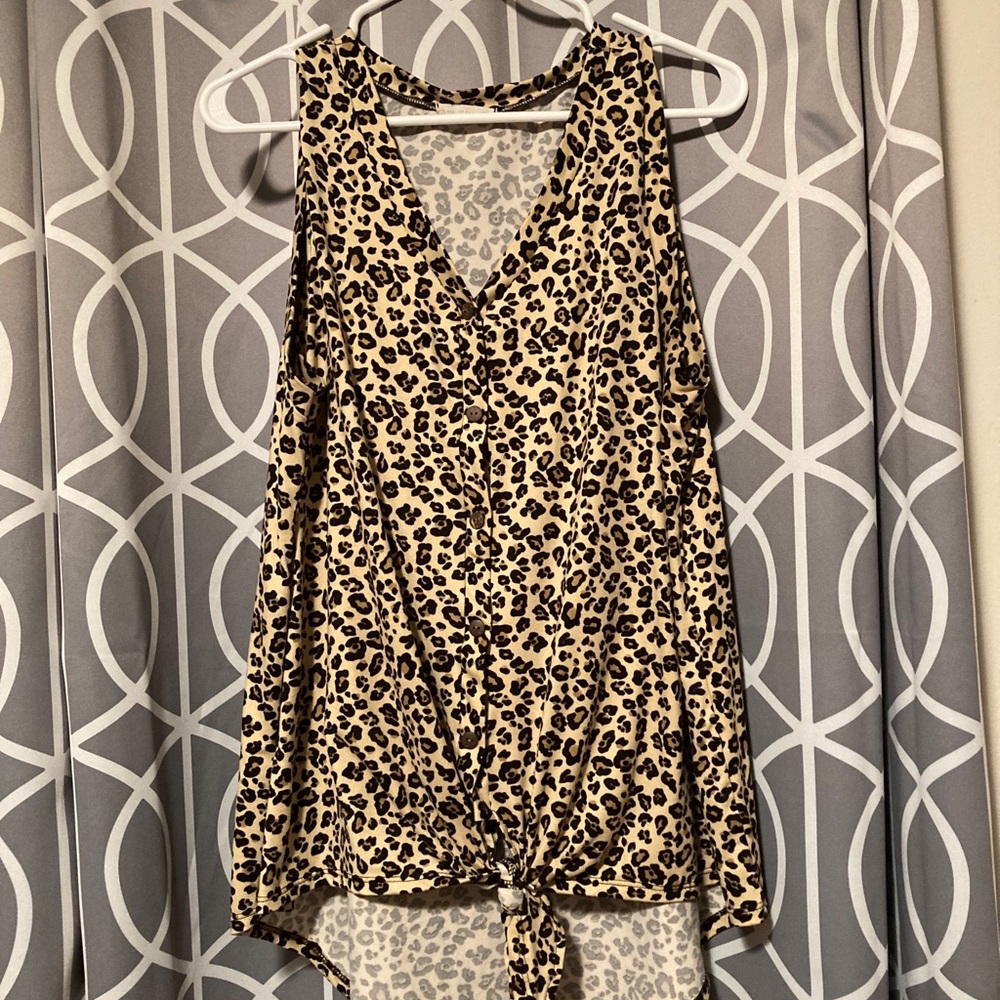 Leopard front tie tank